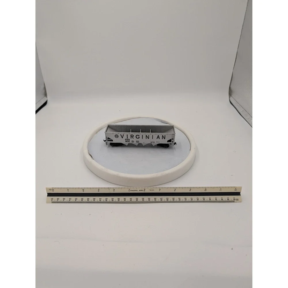 Virginian‎ Railway VGN 2610 HO Scale Triple Hopper Boxcar Silver Rolling Stock